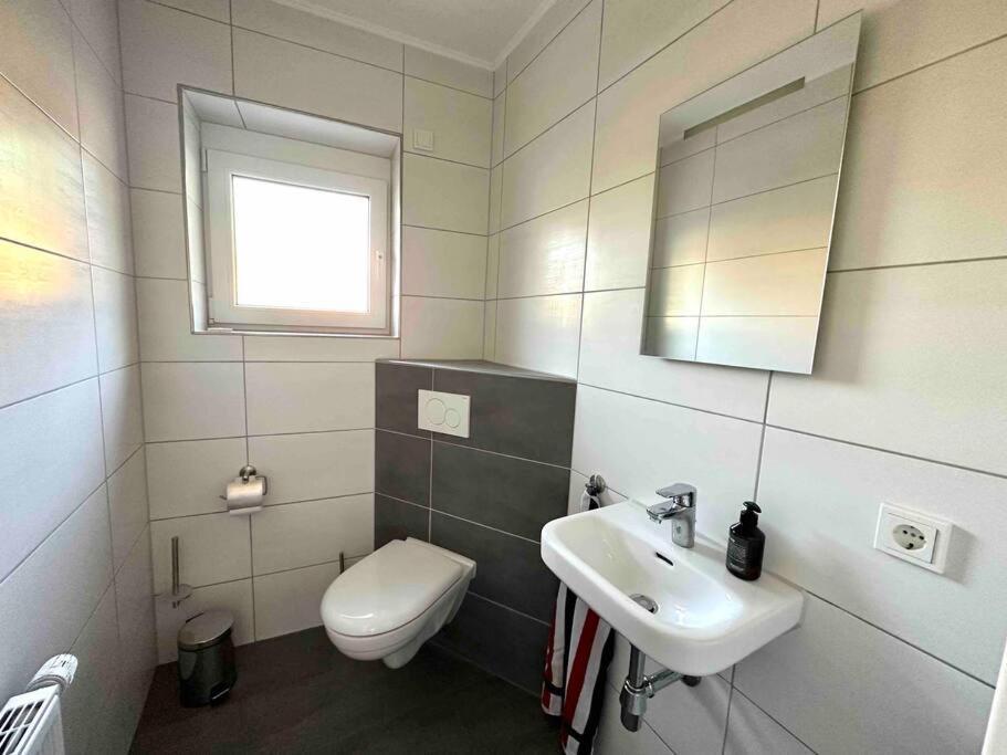 Ferienwohnung Komfortabel Wohnen ブレーマーハーフェン エクステリア 写真
